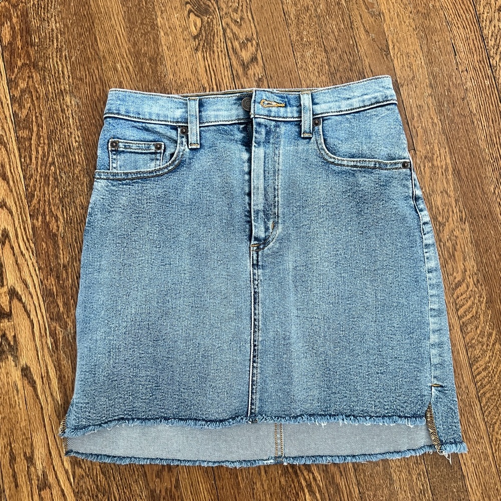 Aritzia Wilfred Modern Classic Coquette Beachy Sexy Stretch Mini Denim Skirt 4